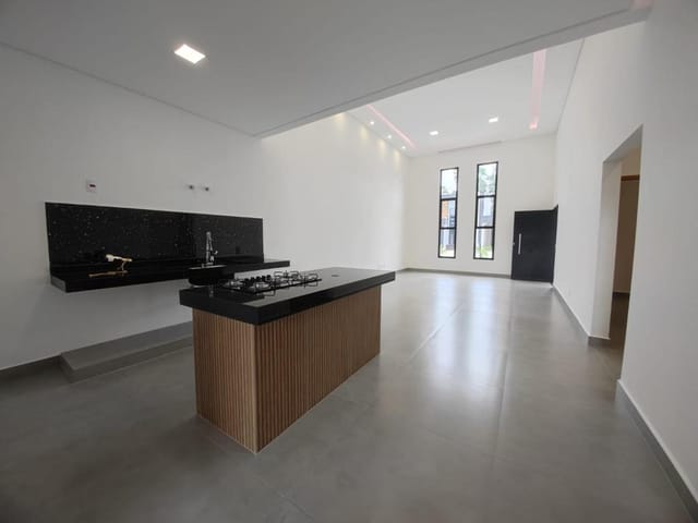 Casa com 250m² 3 quartos e 3 banheiros, à venda, no bairro Guedes em Tremembé