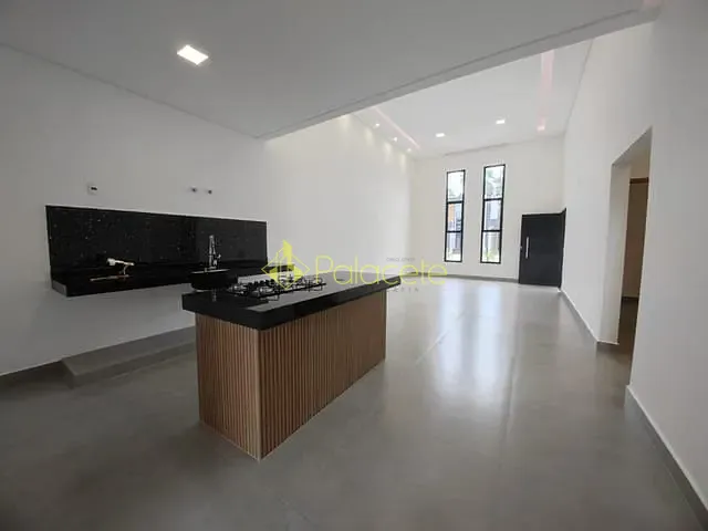 Casa com 250m² 3 quartos e 3 banheiros, à venda, no bairro Guedes em Tremembé