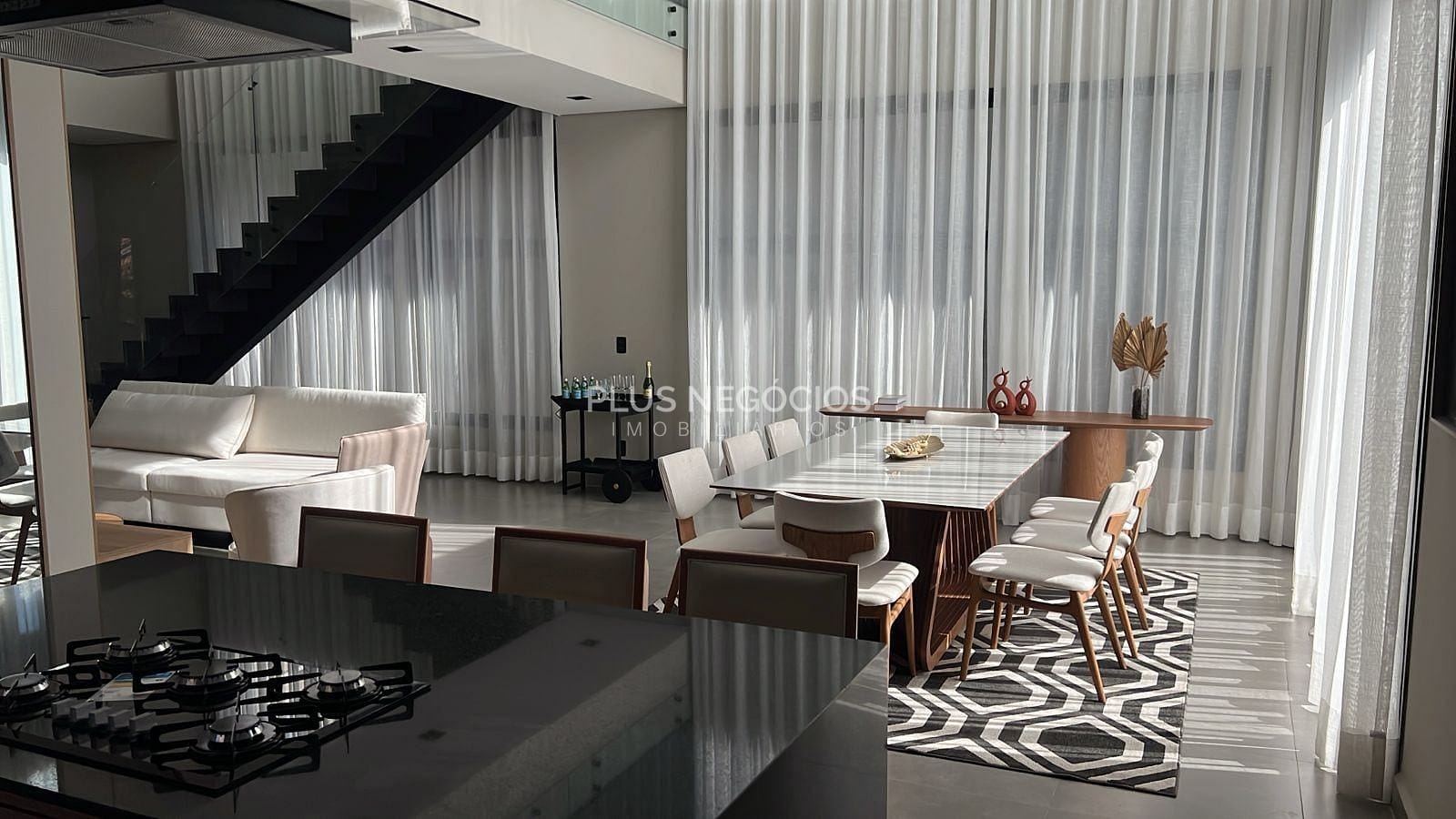 Casa à venda com 4 quartos, 285m² - Foto 7