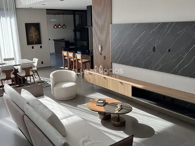 Casa com 300m² 4 quartos e 5 banheiros, à venda, no bairro Condominio Mont Blanc em Sorocaba