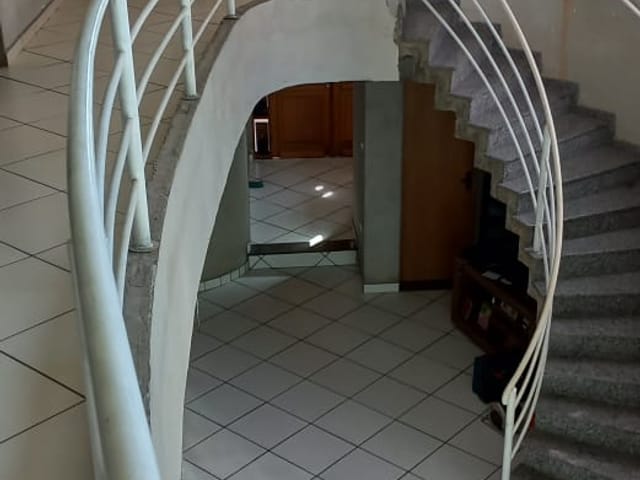 Casa com 429m² 5 quartos e 3 banheiros, à venda, no bairro Jardim Rosely em Pindamonhangaba