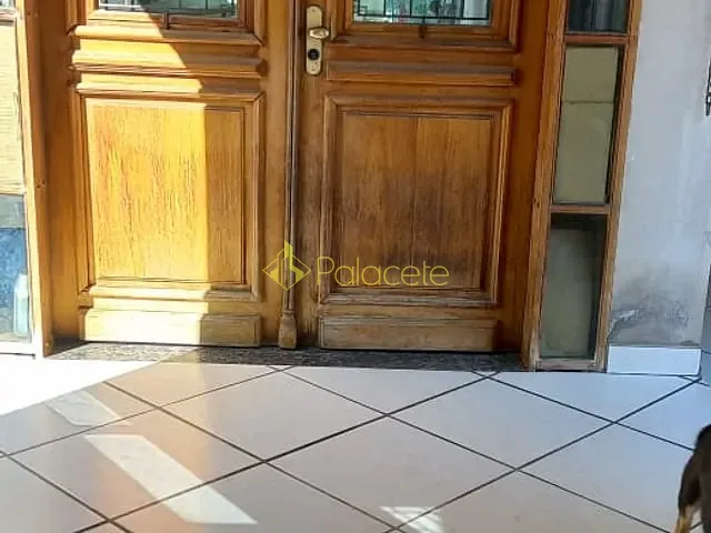 Casa com 429m² 5 quartos e 3 banheiros, à venda, no bairro Jardim Rosely em Pindamonhangaba