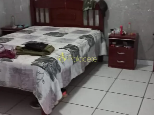 Casa com 429m² 5 quartos e 3 banheiros, à venda, no bairro Jardim Rosely em Pindamonhangaba