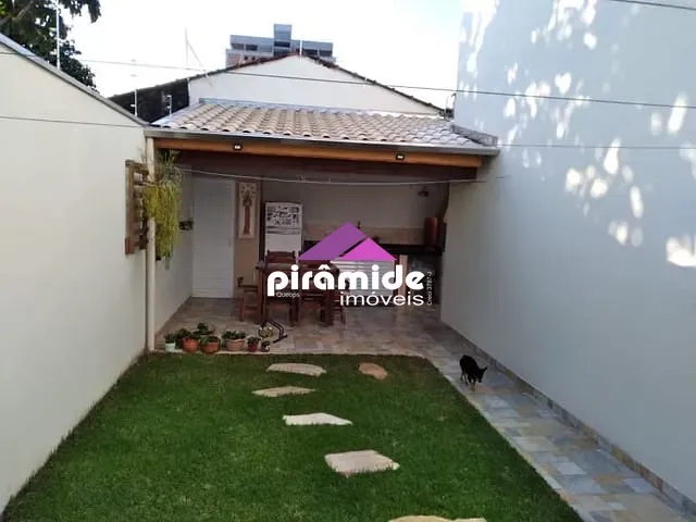 Casa com 115m² 2 quartos e 3 banheiros, à venda, no bairro Praia das Palmeiras em Caraguatatuba