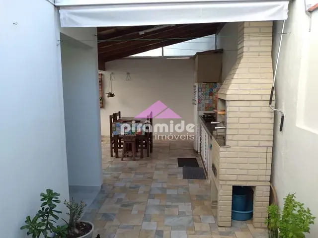 Casa com 115m² 2 quartos e 3 banheiros, à venda, no bairro Praia das Palmeiras em Caraguatatuba
