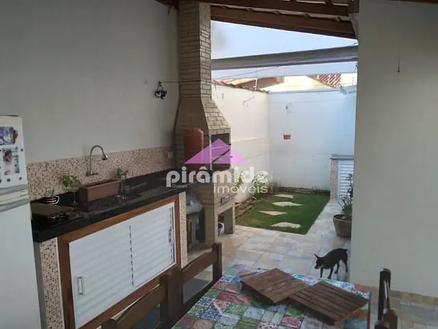 Casa com 115m² 2 quartos e 3 banheiros, à venda, no bairro Praia das Palmeiras em Caraguatatuba