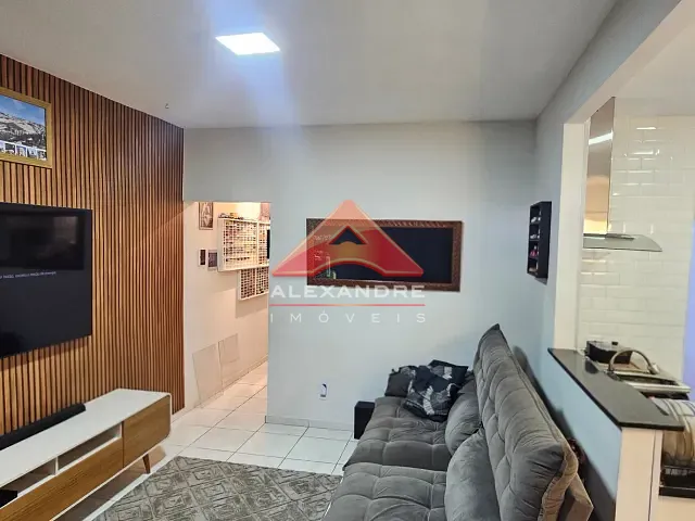 Casa 2 quartos e 2 banheiros, à venda, no bairro Jardim Mariana I em São José dos Campos