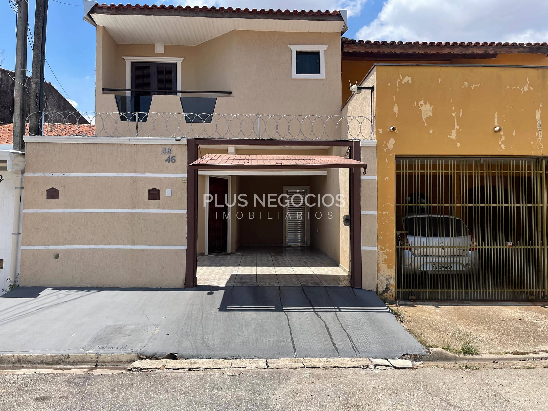 Casa à venda com 3 quartos, 147m² - Foto 1