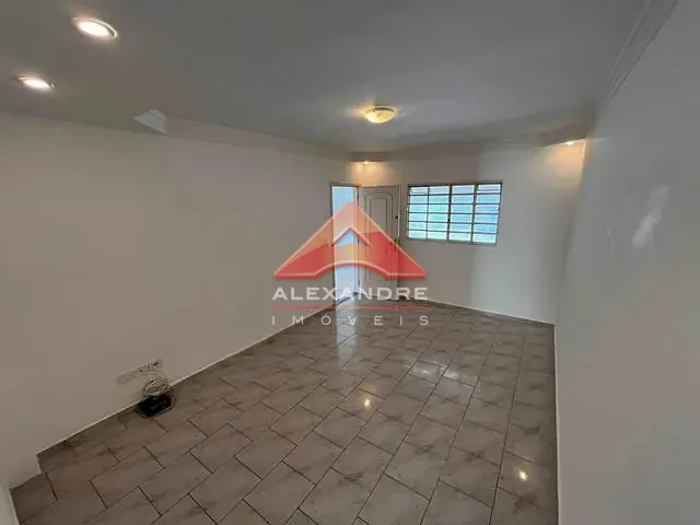 Casa 3 quartos e 3 banheiros, para alugar, no bairro Jardim Ismênia em São José dos Campos
