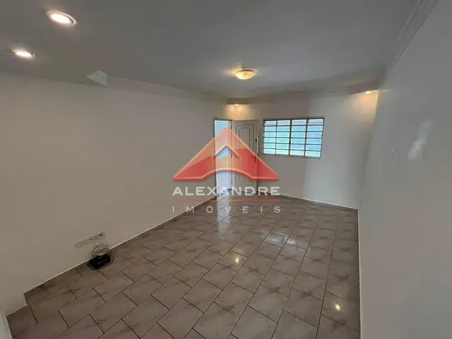 Casa 3 quartos e 3 banheiros, à venda, no bairro Jardim Ismênia em São José dos Campos
