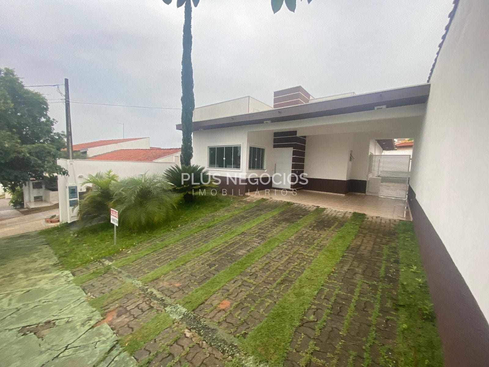 Casa para alugar com 3 quartos, 180m² - Foto 2
