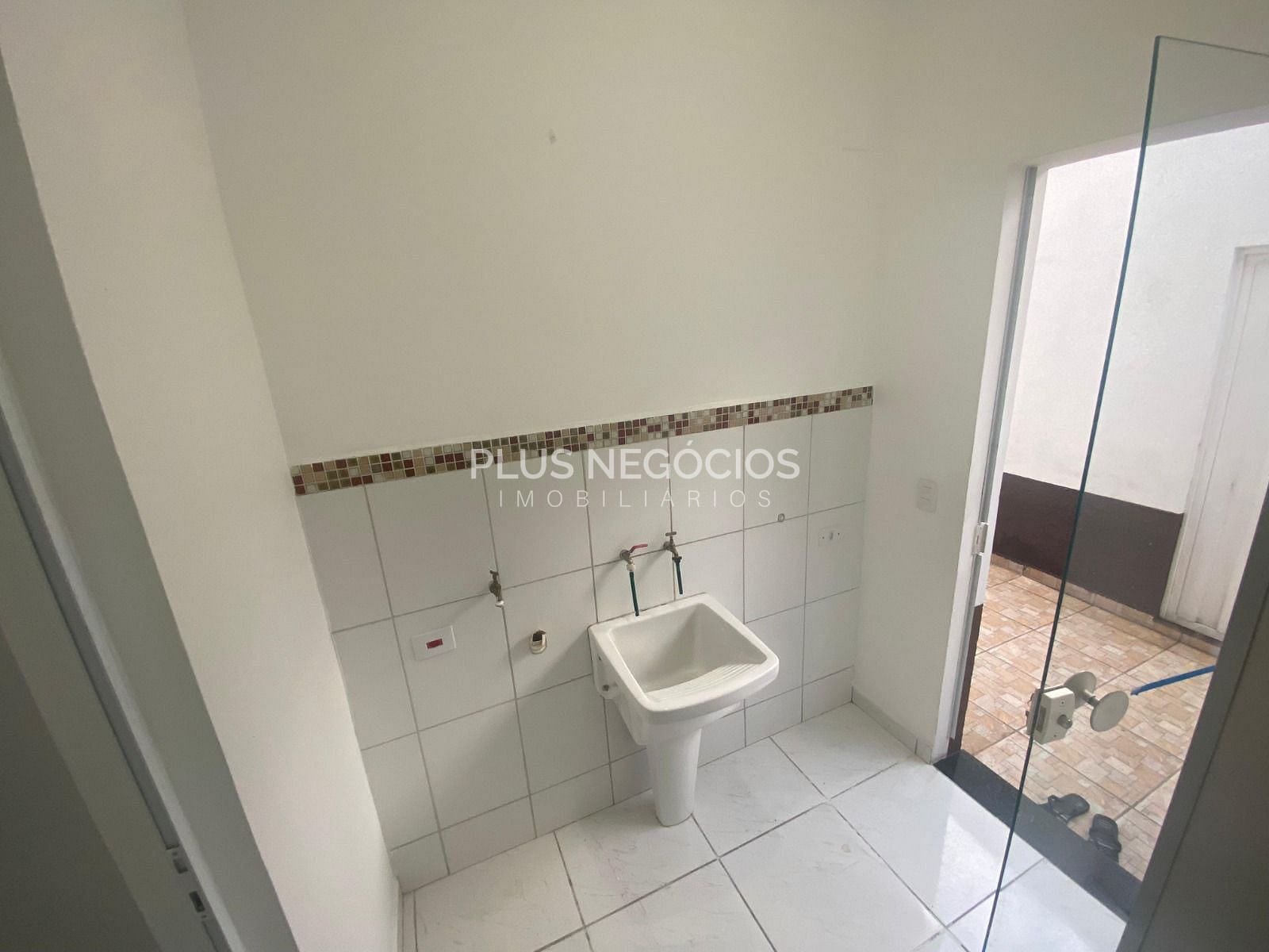 Casa para alugar com 3 quartos, 180m² - Foto 12