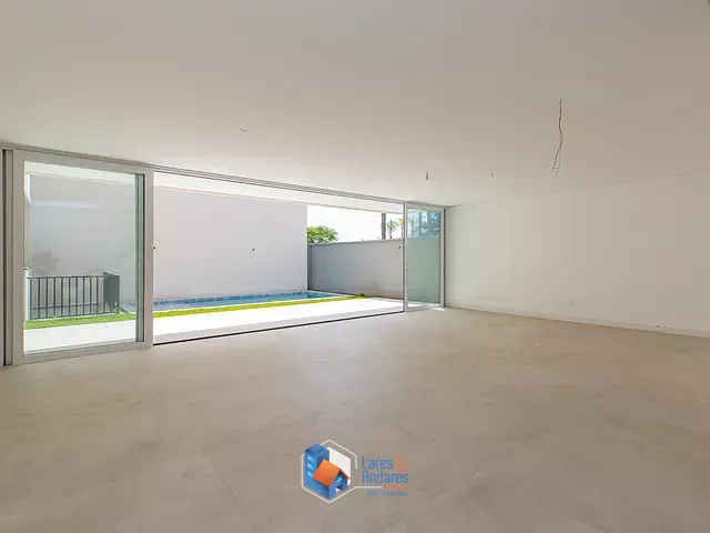 Casa com 390m² 4 quartos e 6 banheiros, à venda, no bairro Jardim Cordeiro em São Paulo