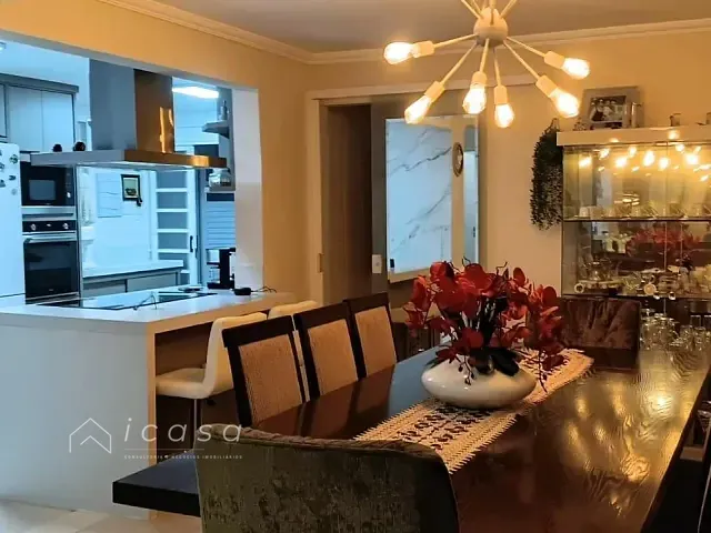 Casa com 300m² 3 quartos e 4 banheiros, à venda, no bairro Jardim Satélite em São José dos Campos