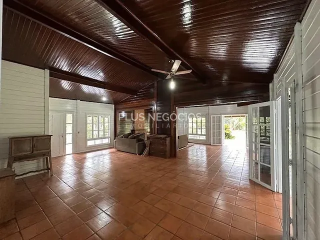Casa com 3200m² 7 quartos e 3 banheiros, à venda, no bairro Vila Martins em Itu