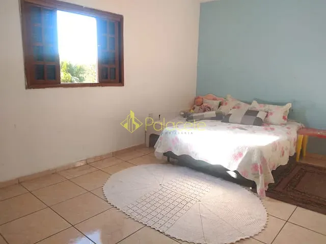 Casa 3 quartos e 2 banheiros, à venda, no bairro Cidade Nova em Pindamonhangaba