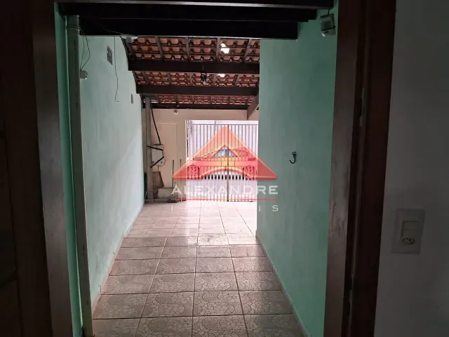 Casa 3 quartos e 2 banheiros, à venda, no bairro Monte Castelo em São José dos Campos