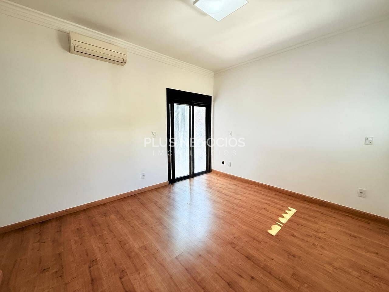 Casa à venda com 4 quartos, 316m² - Foto 11