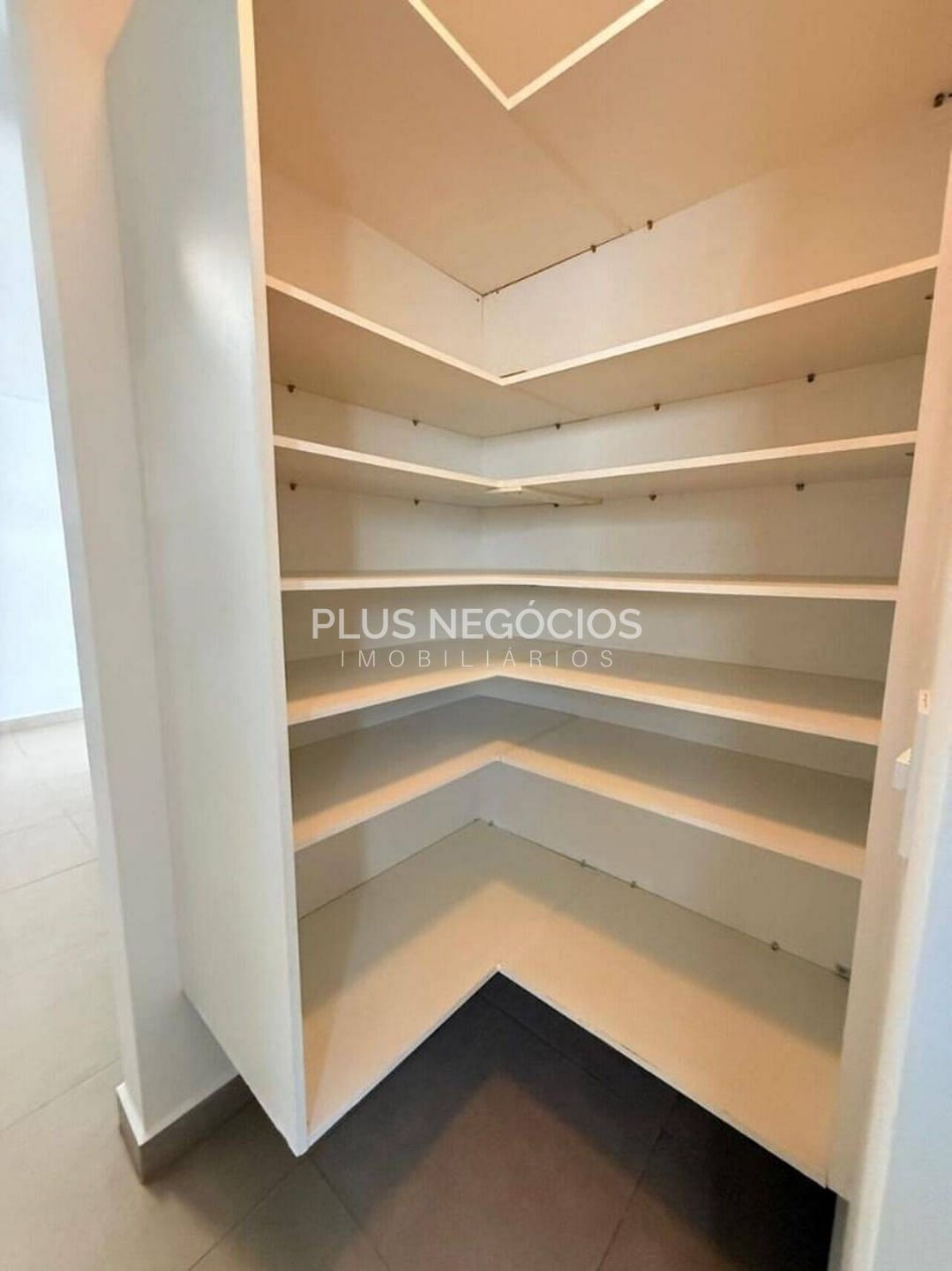 Casa à venda com 4 quartos, 316m² - Foto 15