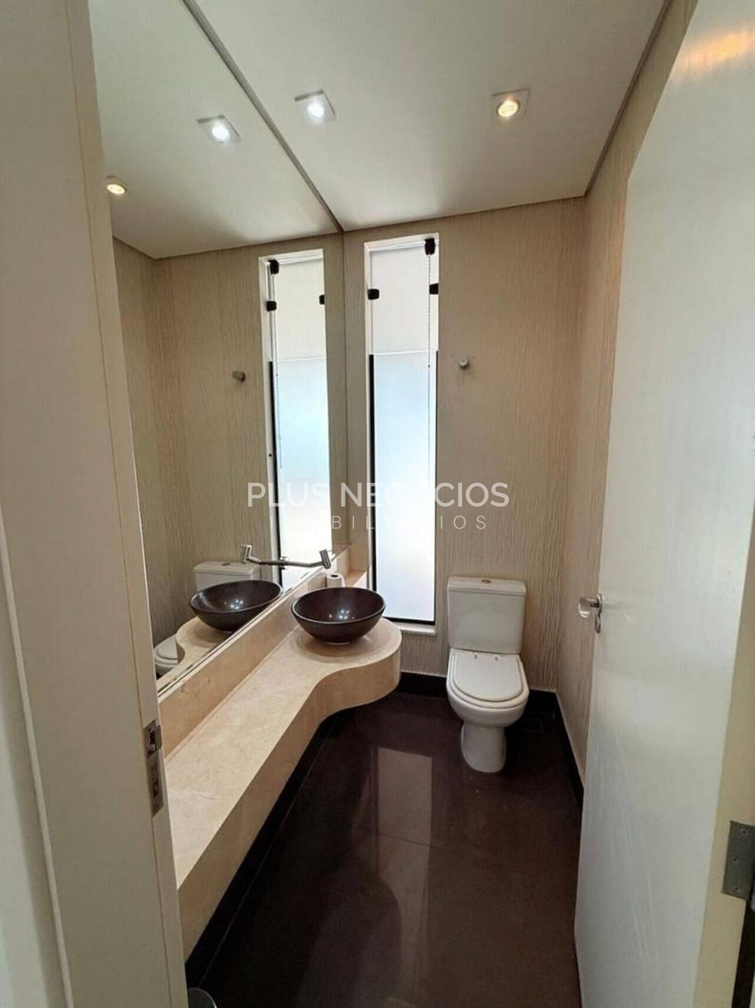 Casa à venda com 4 quartos, 316m² - Foto 13