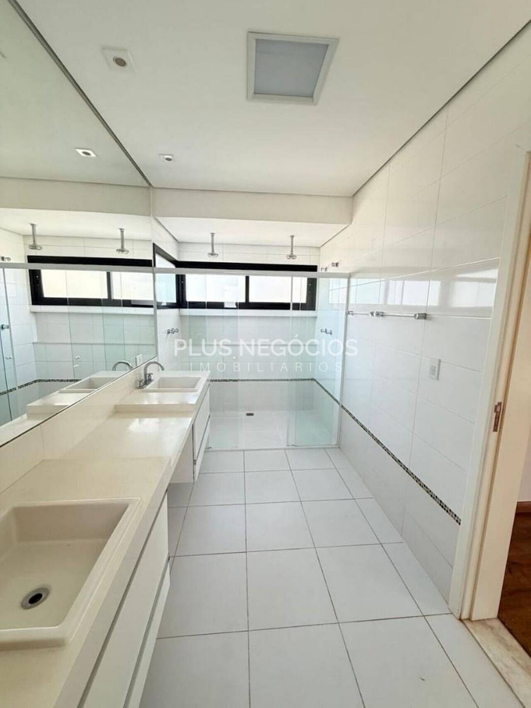 Casa à venda com 4 quartos, 316m² - Foto 14