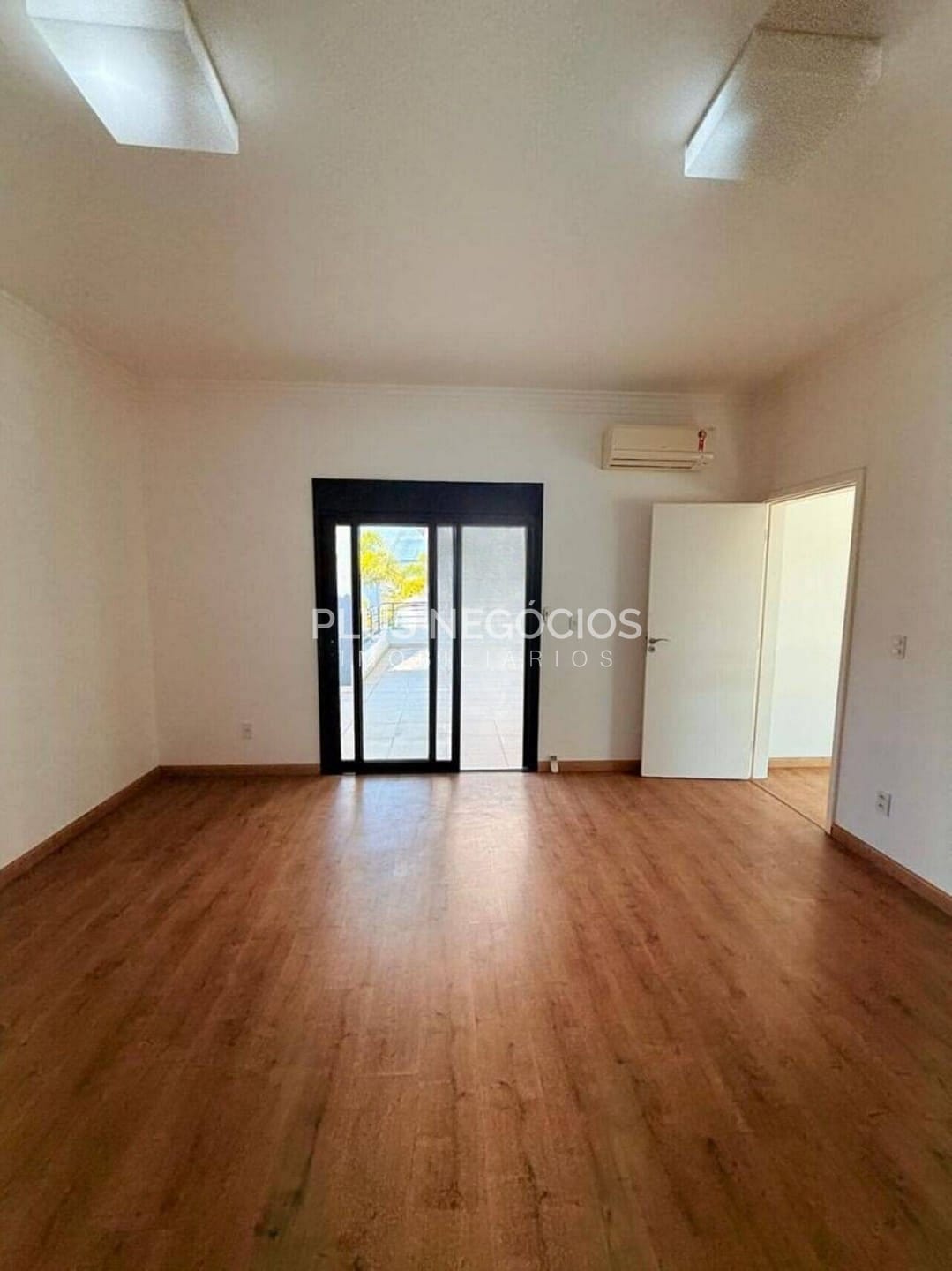 Casa à venda com 4 quartos, 316m² - Foto 7