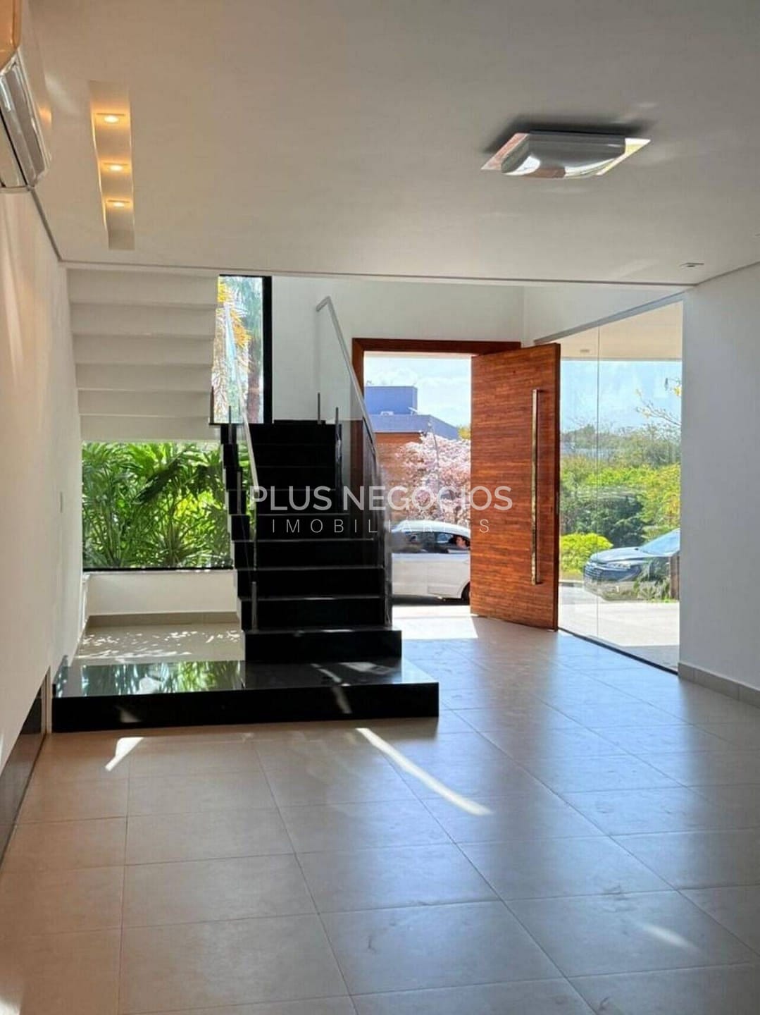 Casa à venda com 4 quartos, 316m² - Foto 4
