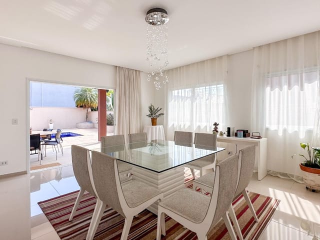 Casa com 490m² 4 quartos e 6 banheiros, à venda, no bairro Tamboré em Barueri