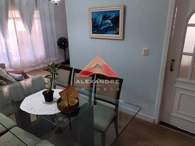 Casa 3 quartos e 1 banheiro, à venda, no bairro Jardim Uirá em São José dos Campos