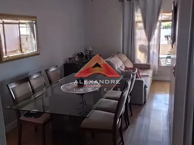 Casa 3 quartos e 1 banheiro, à venda, no bairro Jardim Uirá em São José dos Campos