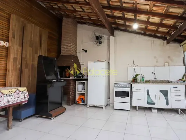 Casa com 250m² 3 quartos e 3 banheiros, à venda, no bairro Vila Suiça em Pindamonhangaba