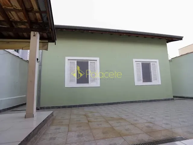 Casa com 250m² 3 quartos e 3 banheiros, à venda, no bairro Vila Suiça em Pindamonhangaba
