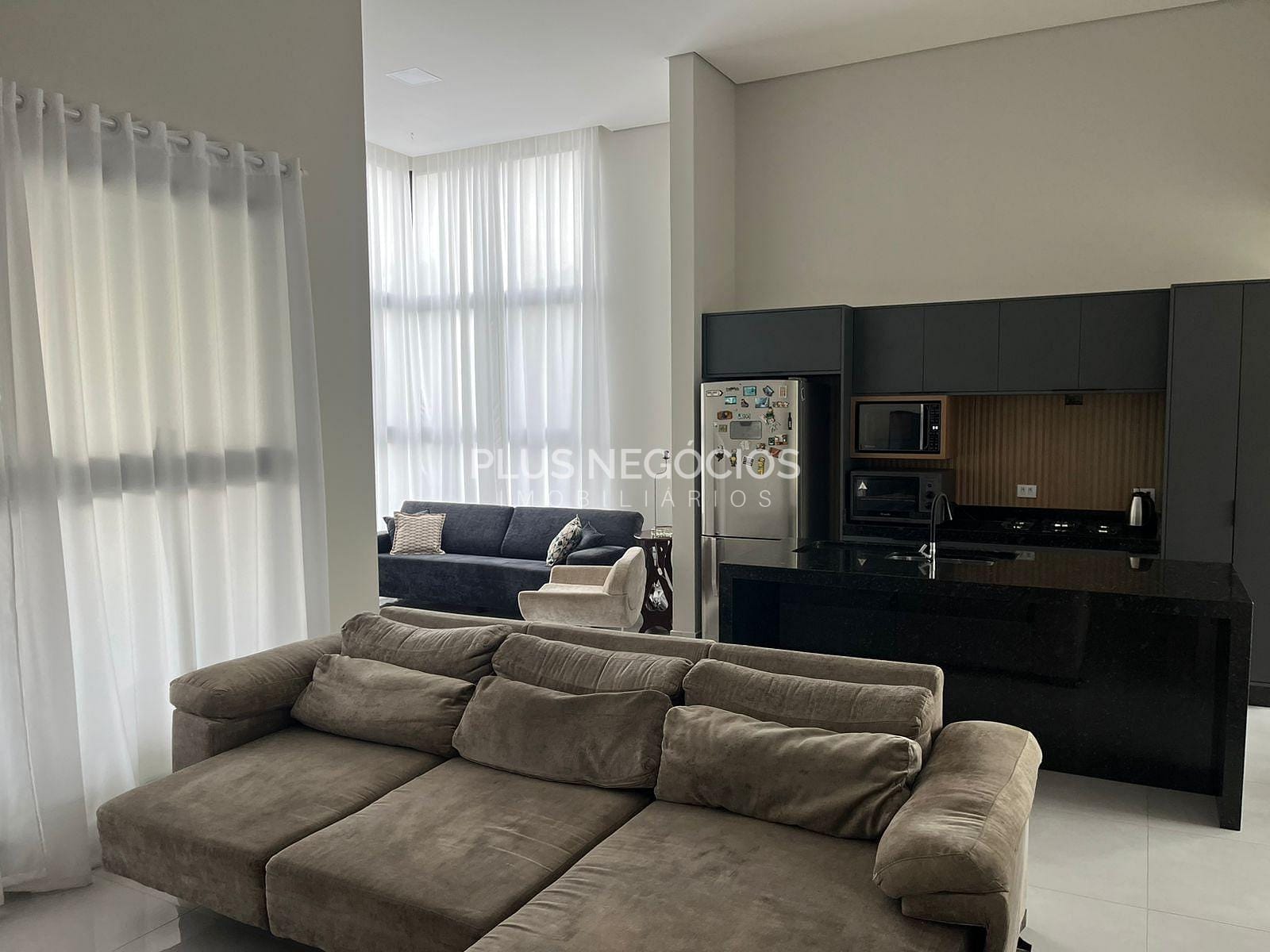 Casa, 3 quartos, 196 m² - Foto 2