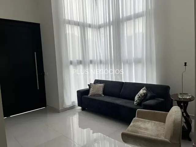 Casa com 300m² 3 quartos e 3 banheiros, à venda ou para alugar, no bairro Aparecidinha em Sorocaba