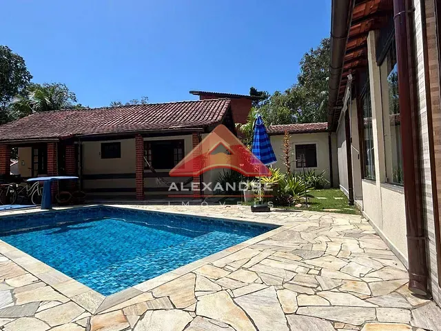 Casa 5 quartos e 2 banheiros, à venda, no bairro Guaratuba em Bertioga