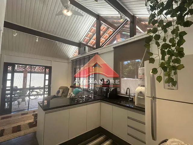 Casa 5 quartos e 2 banheiros, à venda, no bairro Guaratuba em Bertioga