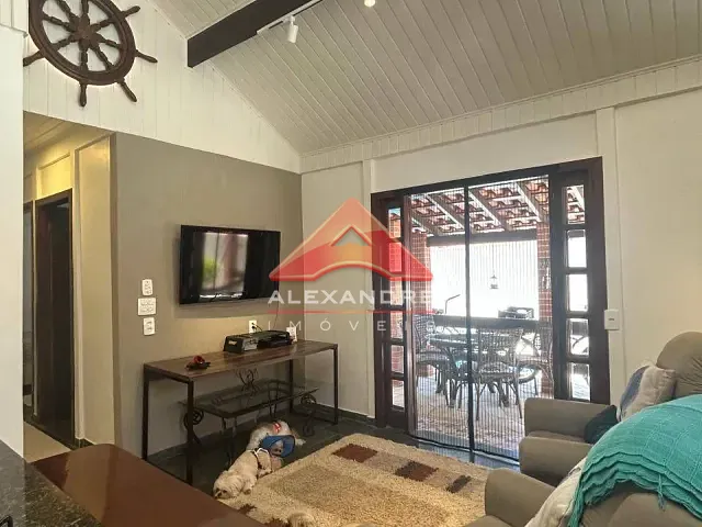Casa 5 quartos e 2 banheiros, à venda, no bairro Guaratuba em Bertioga