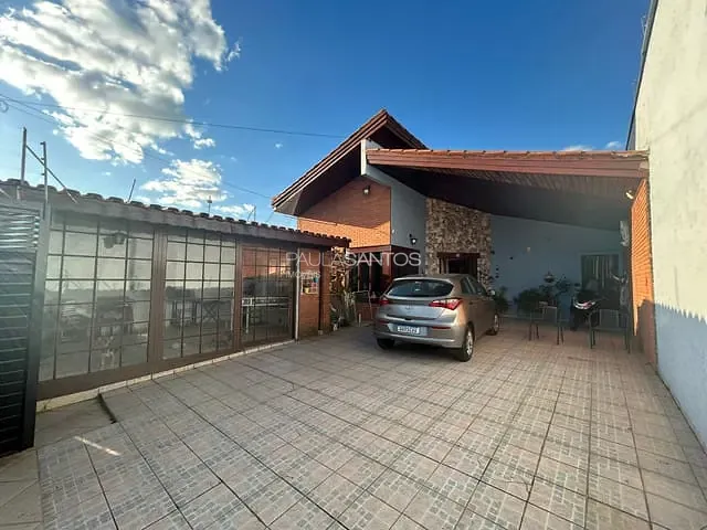 Casa 3 quartos e 2 banheiros, à venda, no bairro Vila Santana em Sorocaba