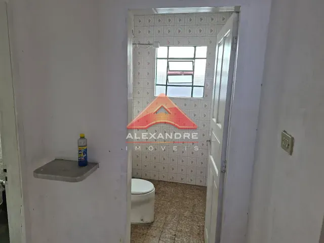 Casa 4 quartos e 2 banheiros, à venda, no bairro Jardim Ismênia em São José dos Campos