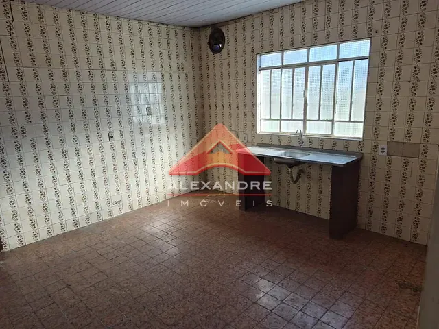 Casa 4 quartos e 2 banheiros, à venda, no bairro Jardim Ismênia em São José dos Campos