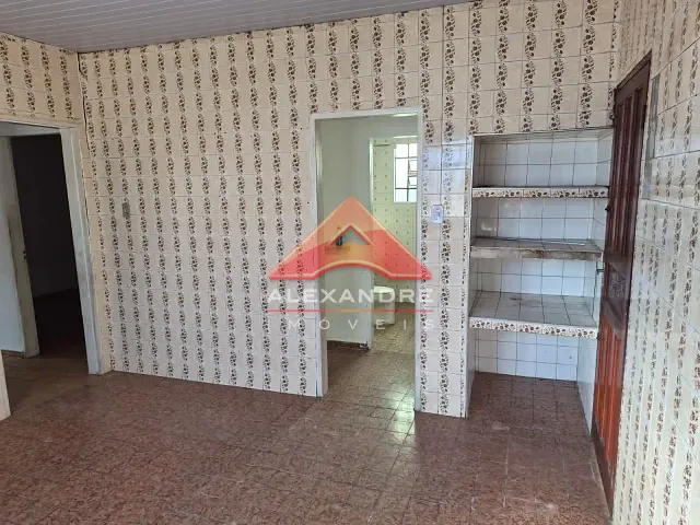 Casa 4 quartos e 2 banheiros, à venda, no bairro Jardim Ismênia em São José dos Campos