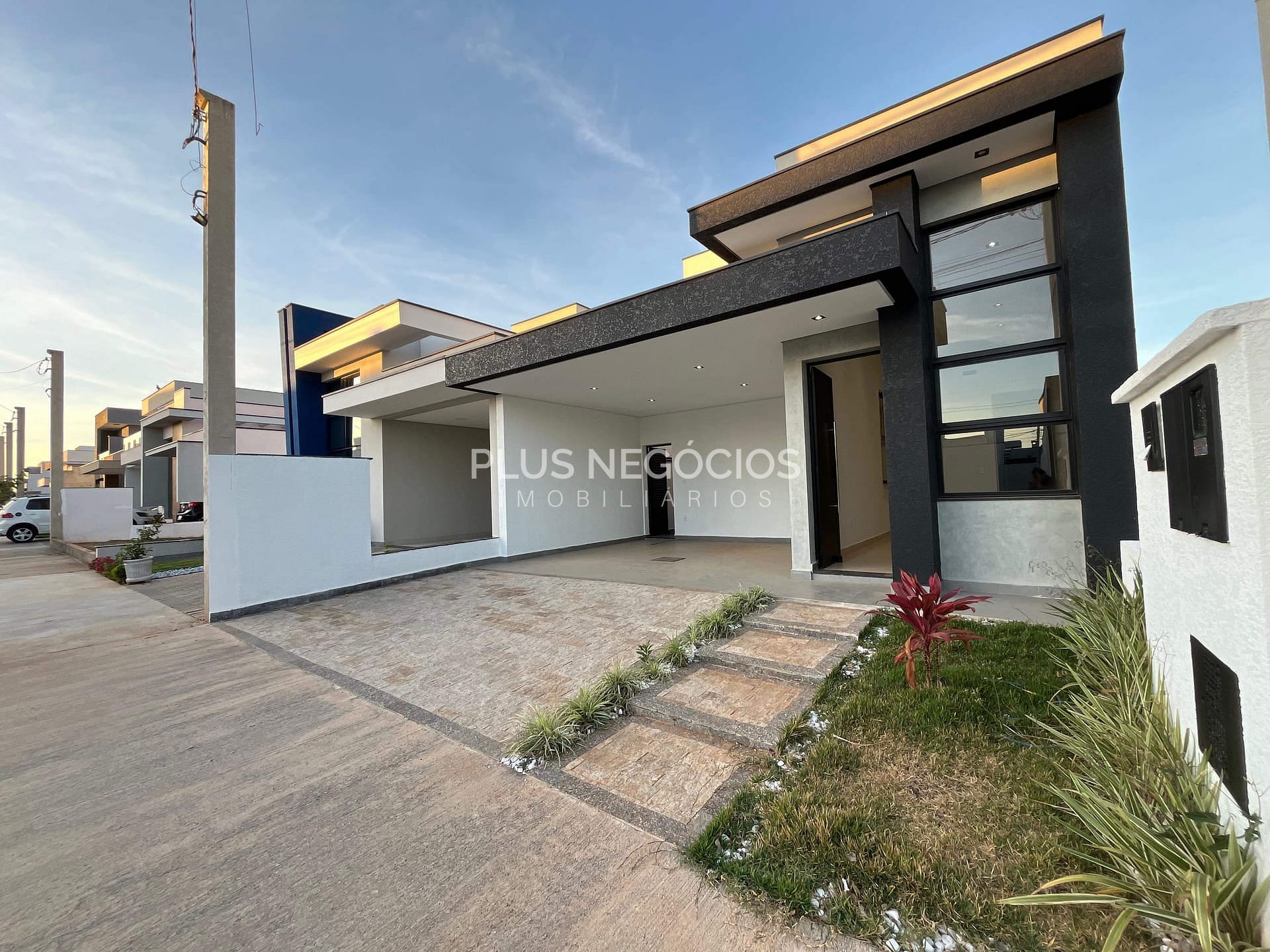 Casa, 3 quartos, 143 m² - Foto 1