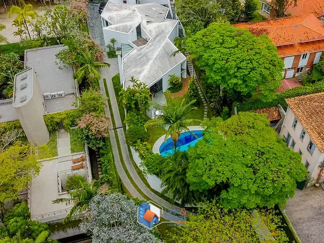 Casa com 1550m² 4 quartos e 6 banheiros, à venda, no bairro Vila Tramontano em São Paulo