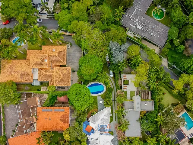 Casa com 1550m² 4 quartos e 6 banheiros, à venda, no bairro Vila Tramontano em São Paulo