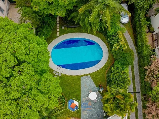 Casa com 1550m² 4 quartos e 6 banheiros, à venda, no bairro Vila Tramontano em São Paulo