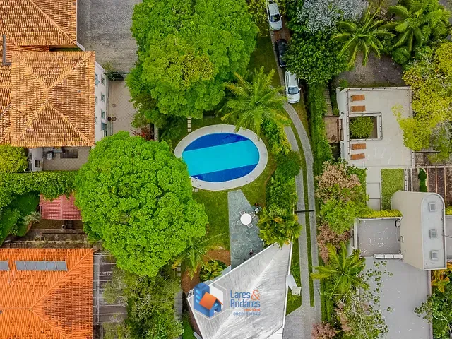 Casa com 1550m² 4 quartos e 6 banheiros, à venda, no bairro Vila Tramontano em São Paulo