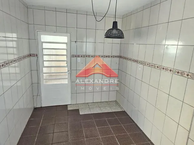 Casa com 275m² 2 quartos e 1 banheiro, à venda, no bairro Jardim Ismênia em São José dos Campos