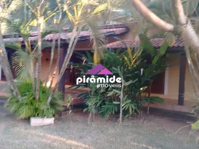 Casa com 2500m² 4 quartos e 3 banheiros, à venda, no bairro Freitas em São José dos Campos