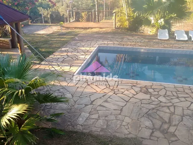 Casa com 2500m² 4 quartos e 3 banheiros, à venda, no bairro Freitas em São José dos Campos