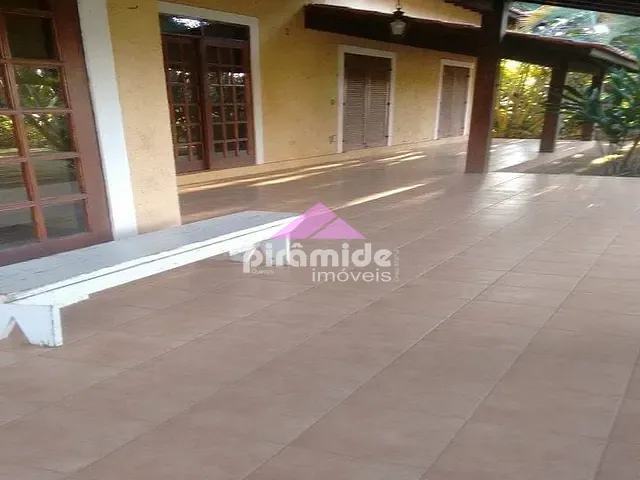 Casa com 2500m² 4 quartos e 3 banheiros, à venda, no bairro Freitas em São José dos Campos
